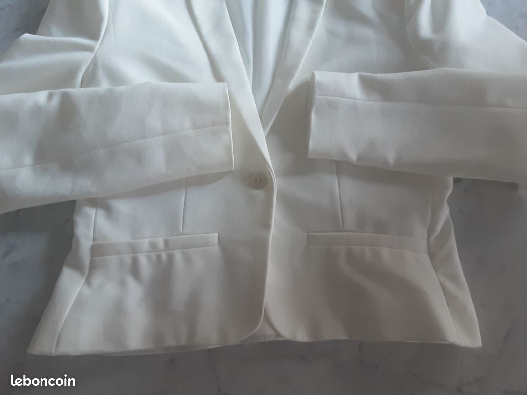 Robe et veste blanche (image 9)