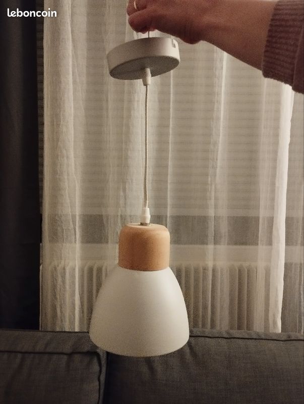 Lustre (image 1)