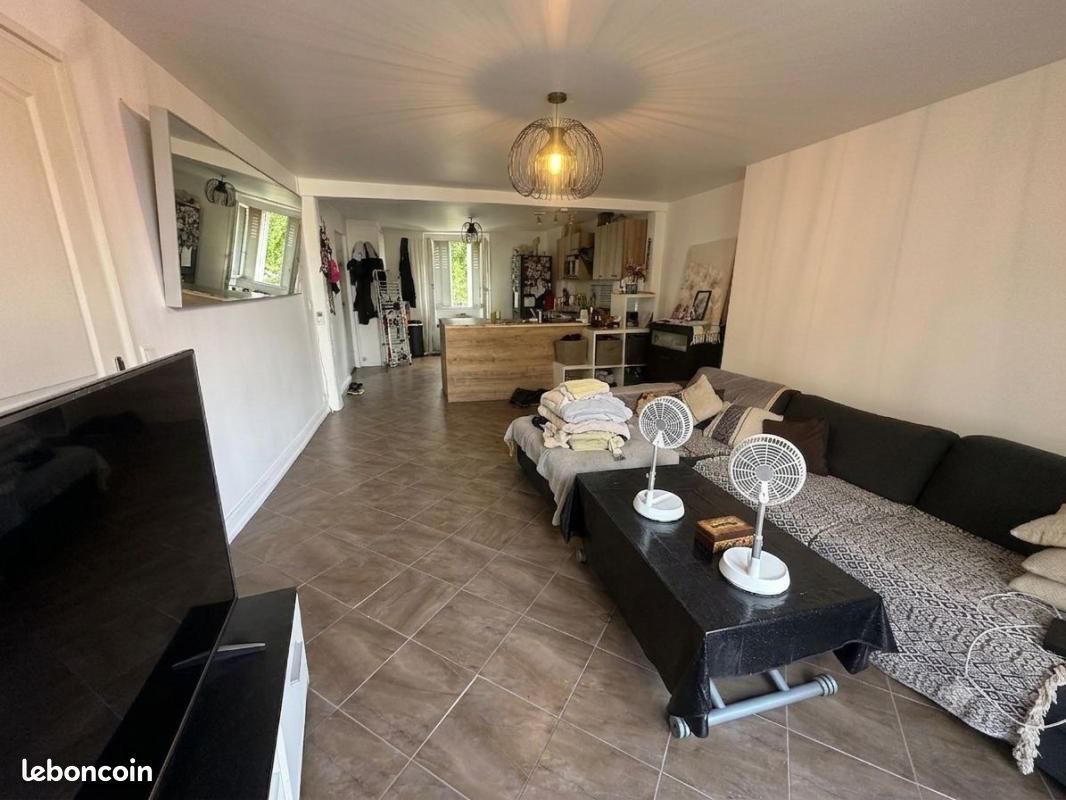 Appartement 3 pièces 70 m² · à Corbeil-Essonnes · 70 m² · 138 000 €