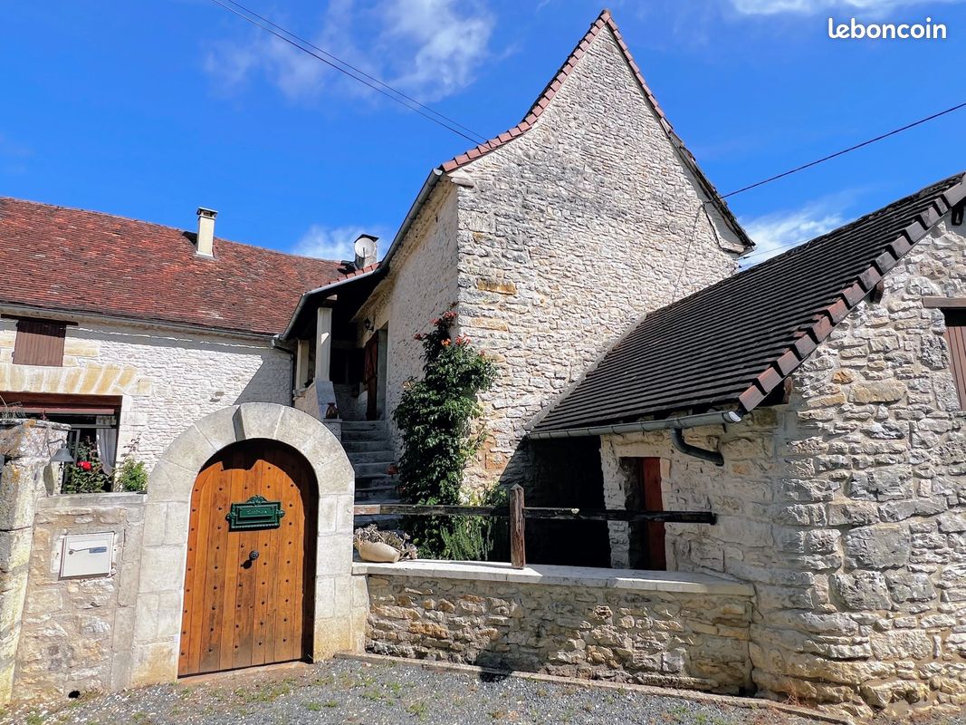 Maison 8 pièces 186 m² · à Coulaures · 186 m² · 349 800 €