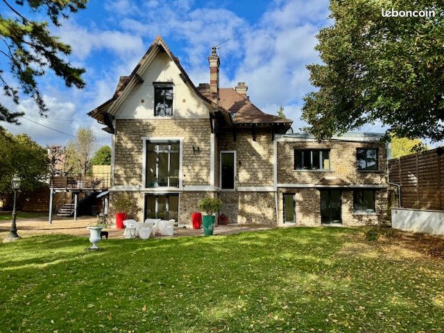 Maison 8 pièces 239 m² · à Villennes-sur-Seine · 239 m² · 890 000 €