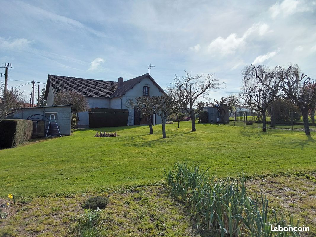 Maison 6 pièces 154 m² · à Dompierre-sur-Besbre · 154,4 m² · 170 000 €