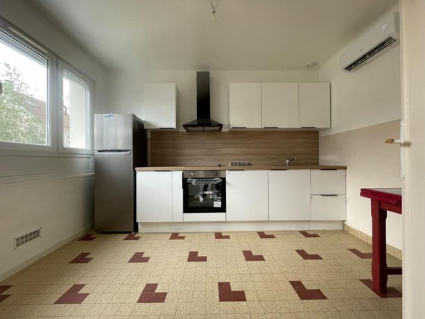 Maison a louer  - 5 pièce(s) - 106 m2 - Surfyn