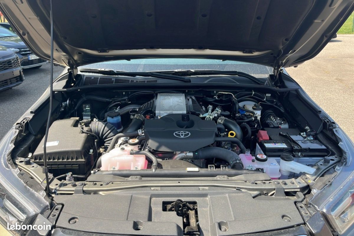 Toyota Hilux 2.8 204 BVA INVINCIBLE 4PL (image 20)