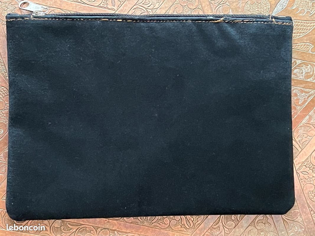 Pochette ethnique d'inspiration Berbère, en couleur, fabriquée au Maroc (image 4)