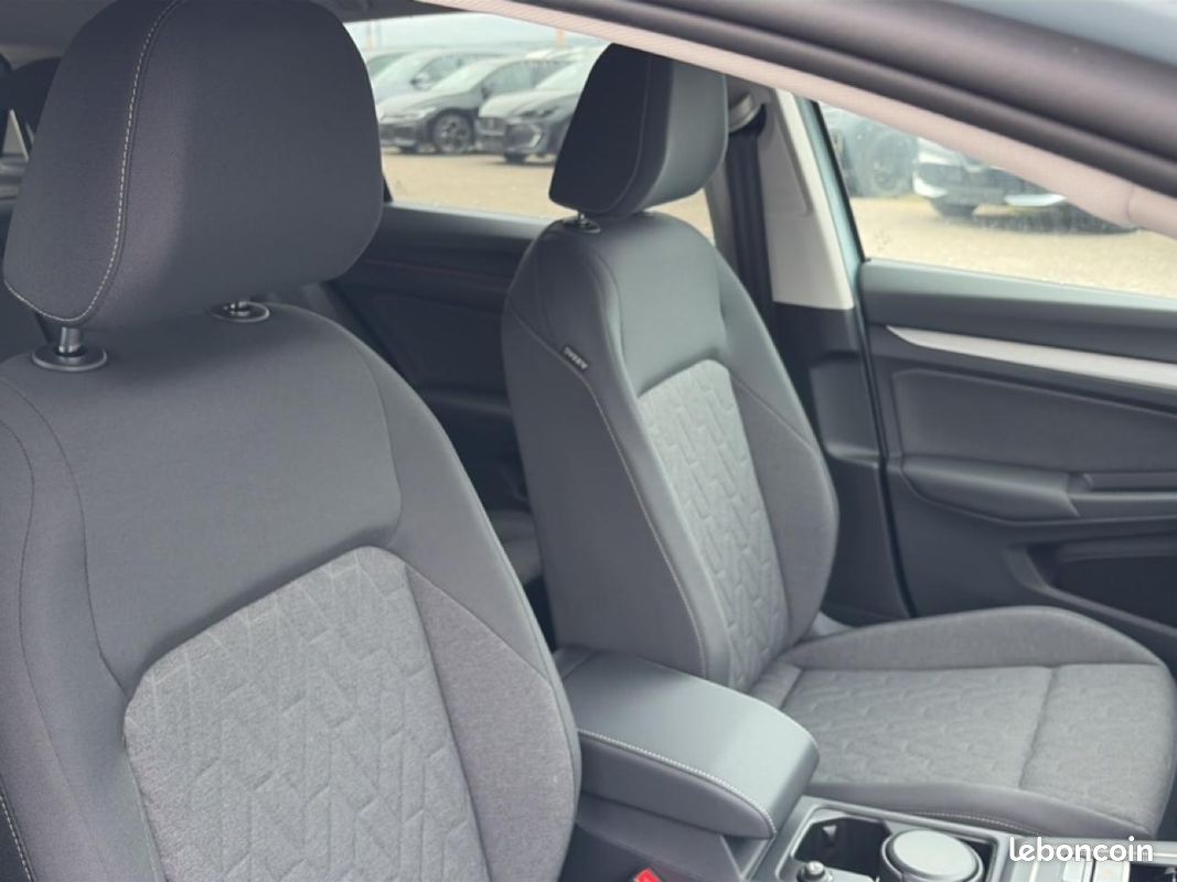 VOLKSWAGEN GOLF VIII 1.5 etsi evo2 116 life dsg7 (image 31)