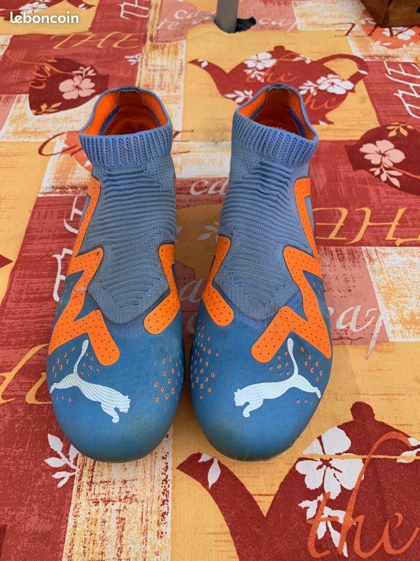 Puma crampon (image 1)