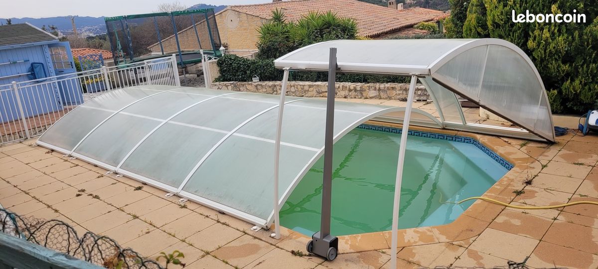 Dôme abri de piscine et béquilles de levage (image 2)