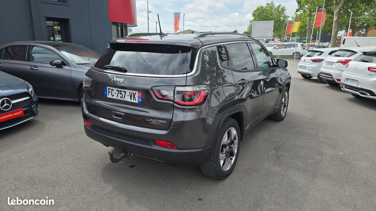 Jeep Compass Limited FWD (image 13)