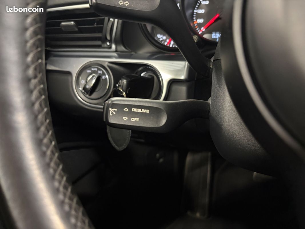 Porsche 911 Carrera S Cabriolet PDK (image 43)
