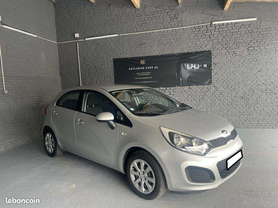 Kia rio iii 1.1 crdi 75ch faible kilometrage (image 1)