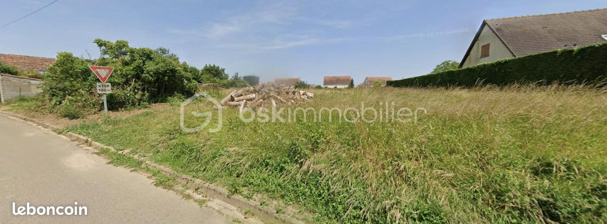 Terrain 930 m² · à Chartres · 81 000 €