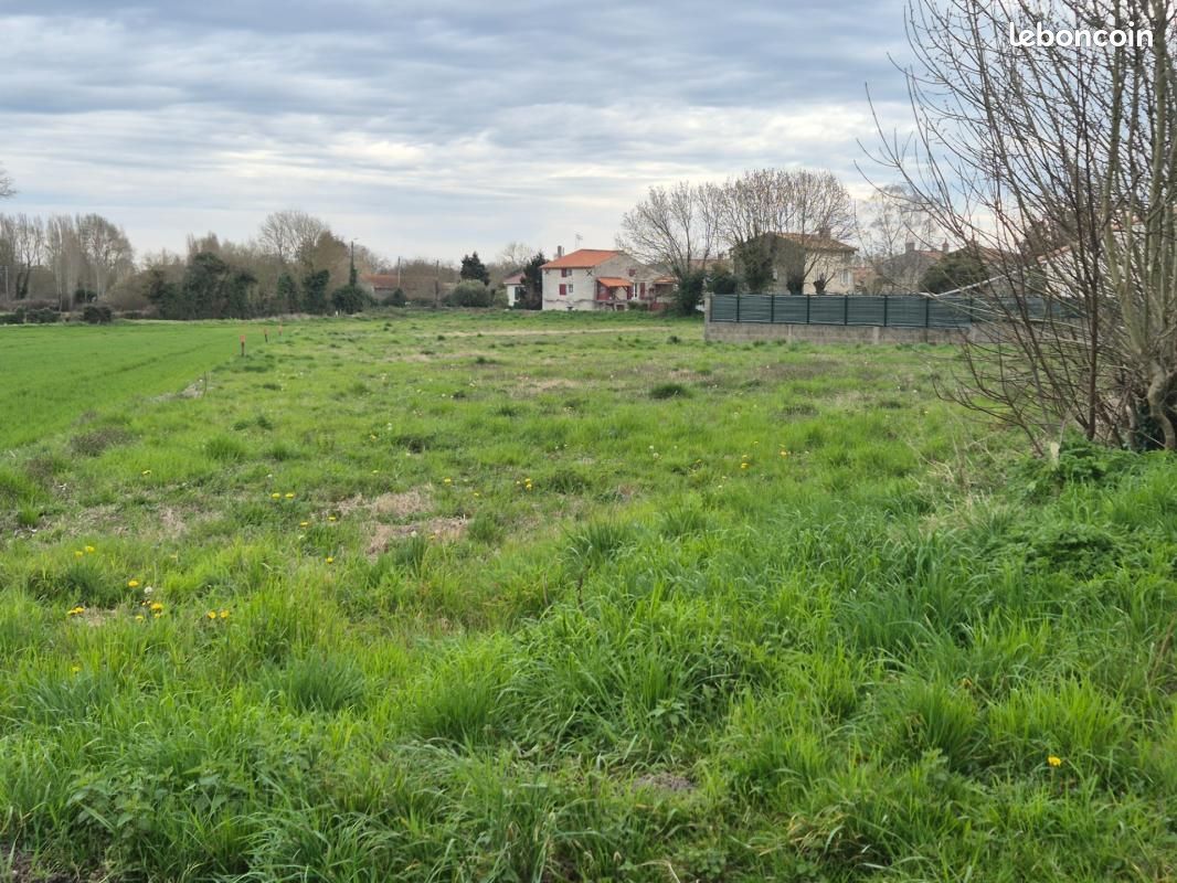Terrain 1 098 m² Frontenay Rohan Rohan · à Frontenay-Rohan-Rohan · 32 940 €