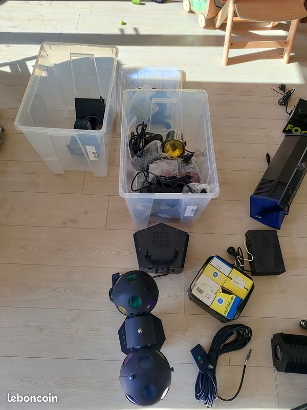 Pack de lumières et d'effets pour scène musicale ou soirées privées (image 7)