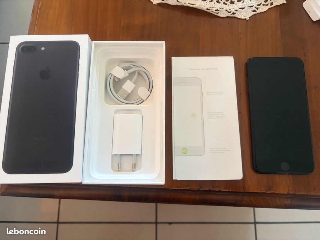IPhone 7 Plus et sa station de charge (image 4)