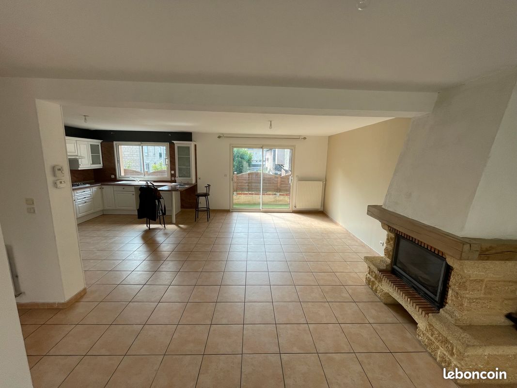 Maison 5 pieces de 135m² barentin centre (image 2)