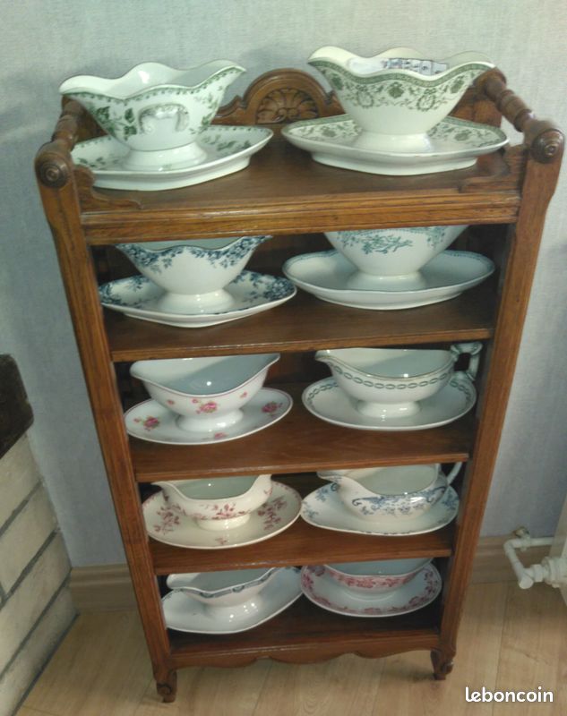 Collection de saucières avec meuble (image 1)