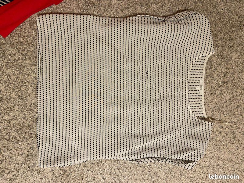 Lot de 3 hauts, 1 veste et 1 pochette (image 5)