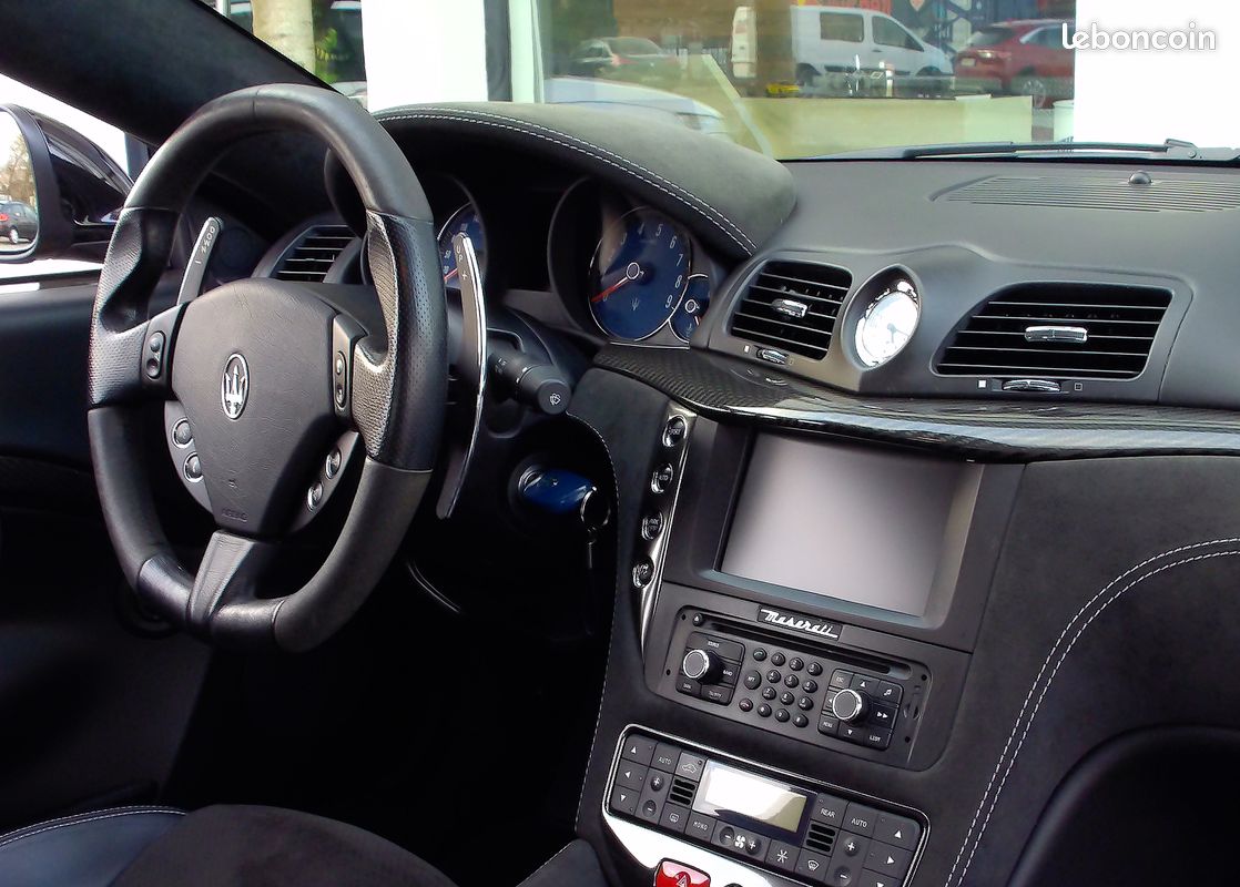 MASERATI GRANTURISMO S 4.7 460CH BVR F1 FACELIFT / Couleur Nero Carbonio / Seconde main / Pack Carbone / Pack électriques / Pack Alcantara / Sièges chauffants / Magnifique configuration (image 10)