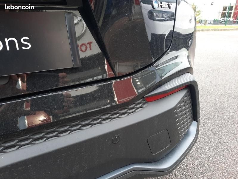 Toyota C-HR 1.8 Hybride 140ch Design MY25 (image 17)