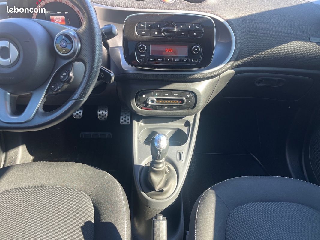 SMART FORFOUR 0.9 90 ch SS Passion Toit pano Clim Garantie 12 Mois (image 13)