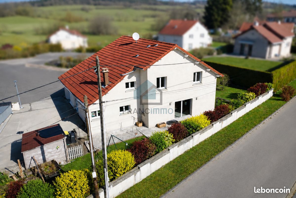 Maison 7 pièces 180 m² · à Ferrières-le-Lac · 180 m² · 395 000 €