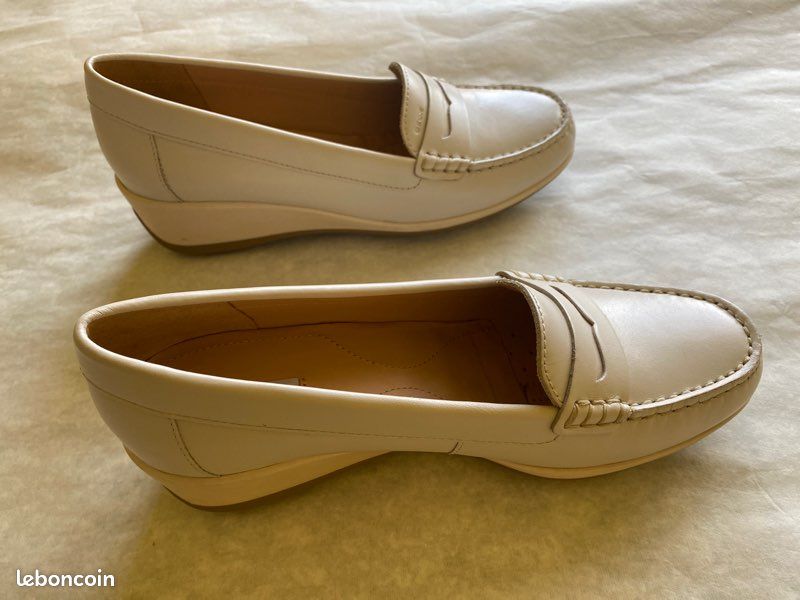 Mocassin cuir blanc cassé Femme (image 3)
