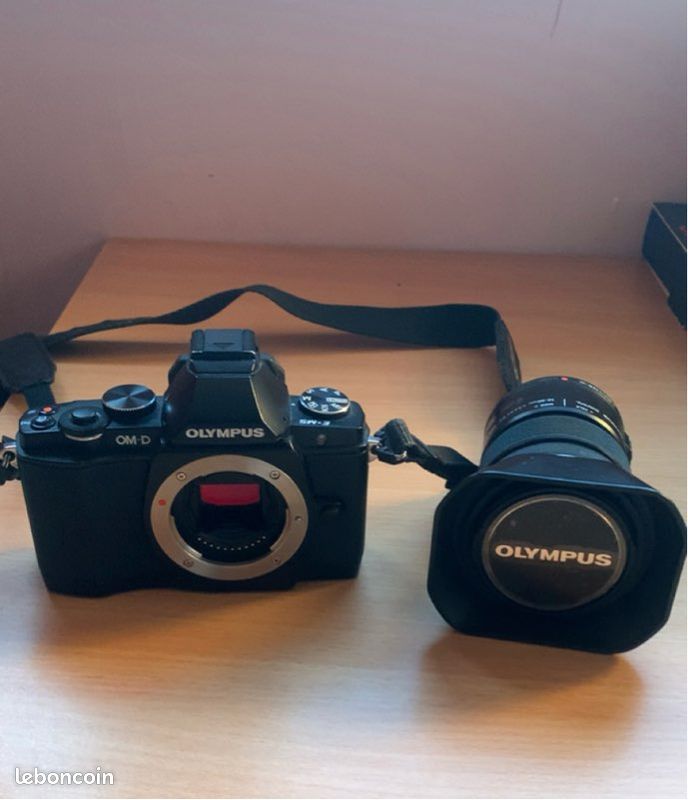 Olympus OM-D E-M5 (image 2)