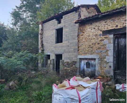 Maison 3 pièces 90 m² · à Bussière-Badil · 90 m² · 18 000 €