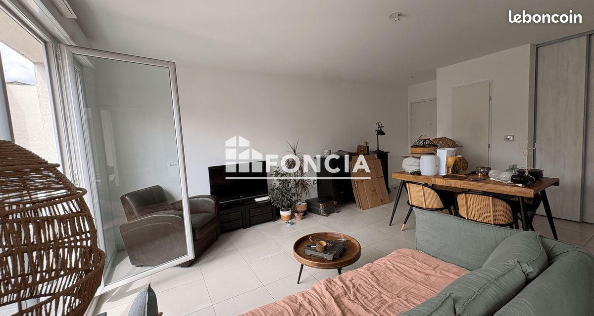 Appartement 3 pièces 64 m² · à Meyzieu · 64 m² · 830 €