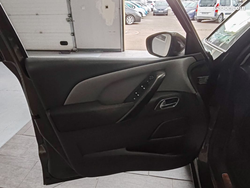 Citroën C4 Picasso 1.6 HDI 115 BV6 1.6 EHDI 115ch BV6 Exclusive (image 14)