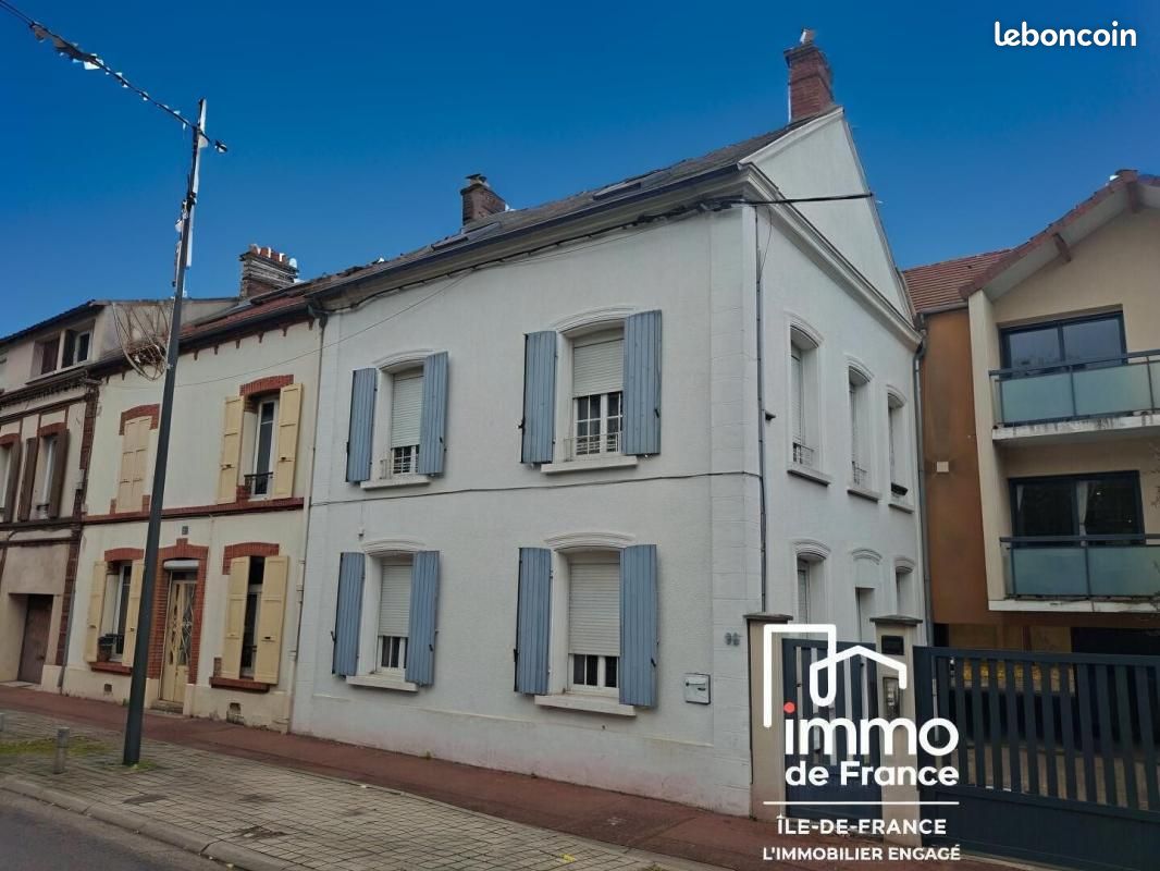 Immeuble 6 pièces 110 m² · à Mantes-la-Jolie · 110 m² · 317 000 €