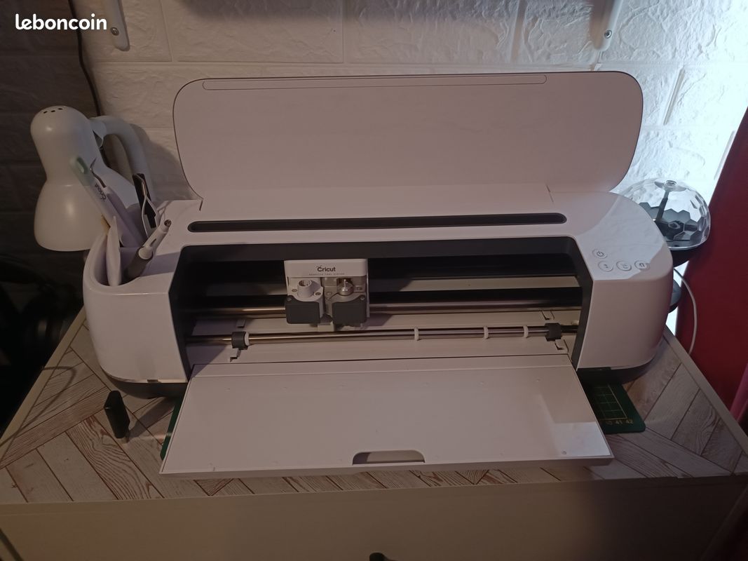 Cricut (image 1)