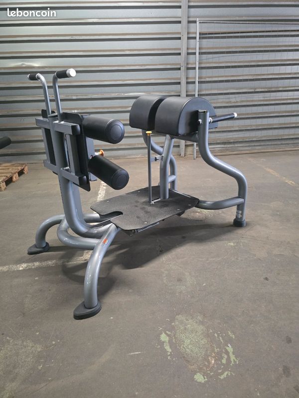 Musculation | Banc à fessiers et ischio-jambiers Matrix Magnum | Glute Ham Bench Magnum Matrix (image 4)