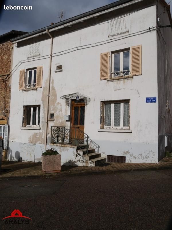 Maison 5 pièces 136 m² · à Thizy-les-Bourgs · 136 m² · 109 000 €