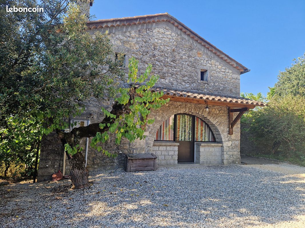 Maison 8 pièces 280 m² · à Saint-André-de-Cruzières · 280 m² · 519 000 €