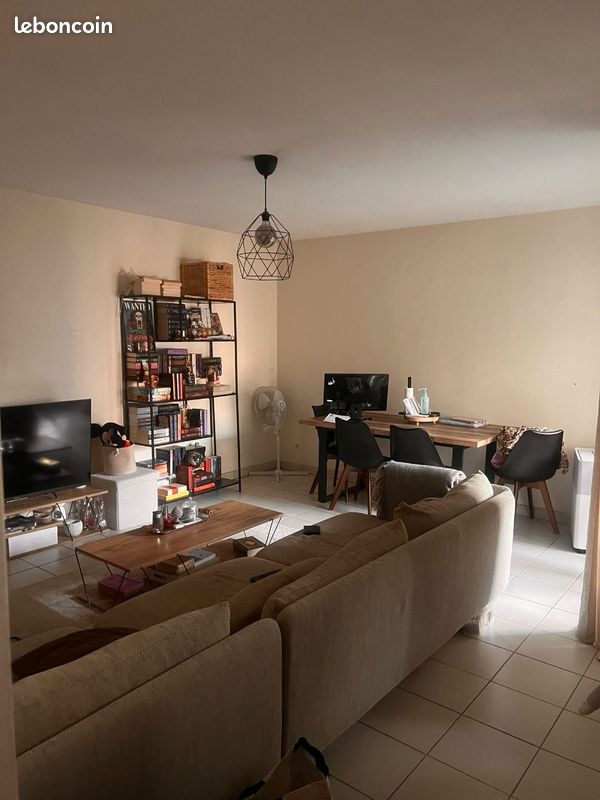 Appartement 2 pièces 53 m² · à Saint-Priest · 53 m² · 730 €/mois