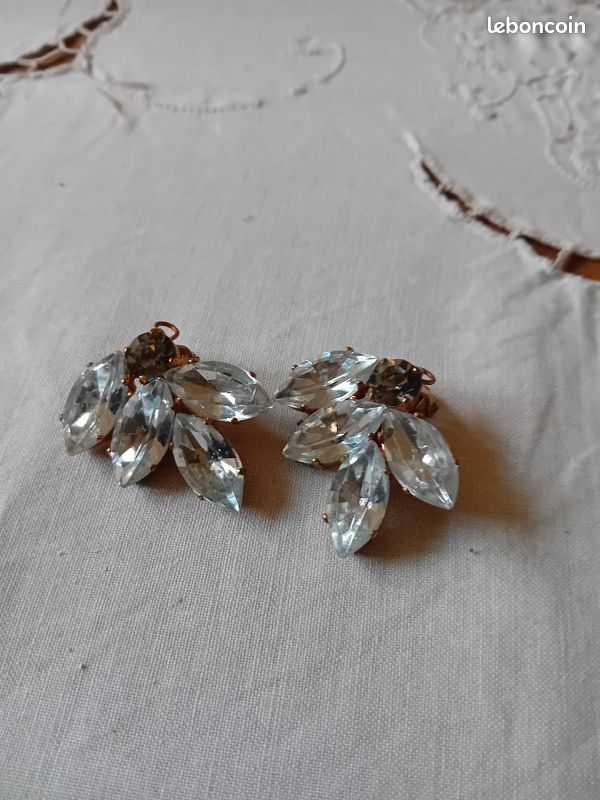 Boucles d'oreilles (image 1)