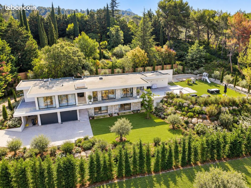 Maison 8 pièces 282 m² · à Saint-Marc-Jaumegarde · 282 m² · 2 999 990 €