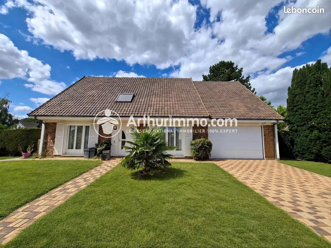 Maison 7 pièces 184 m² · à Saint-Germain-lès-Corbeil · 184 m² · 2 800 €/mois