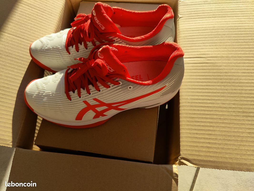 Asics (image 1)