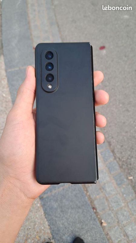 Galaxy z fold3 5G (image 2)
