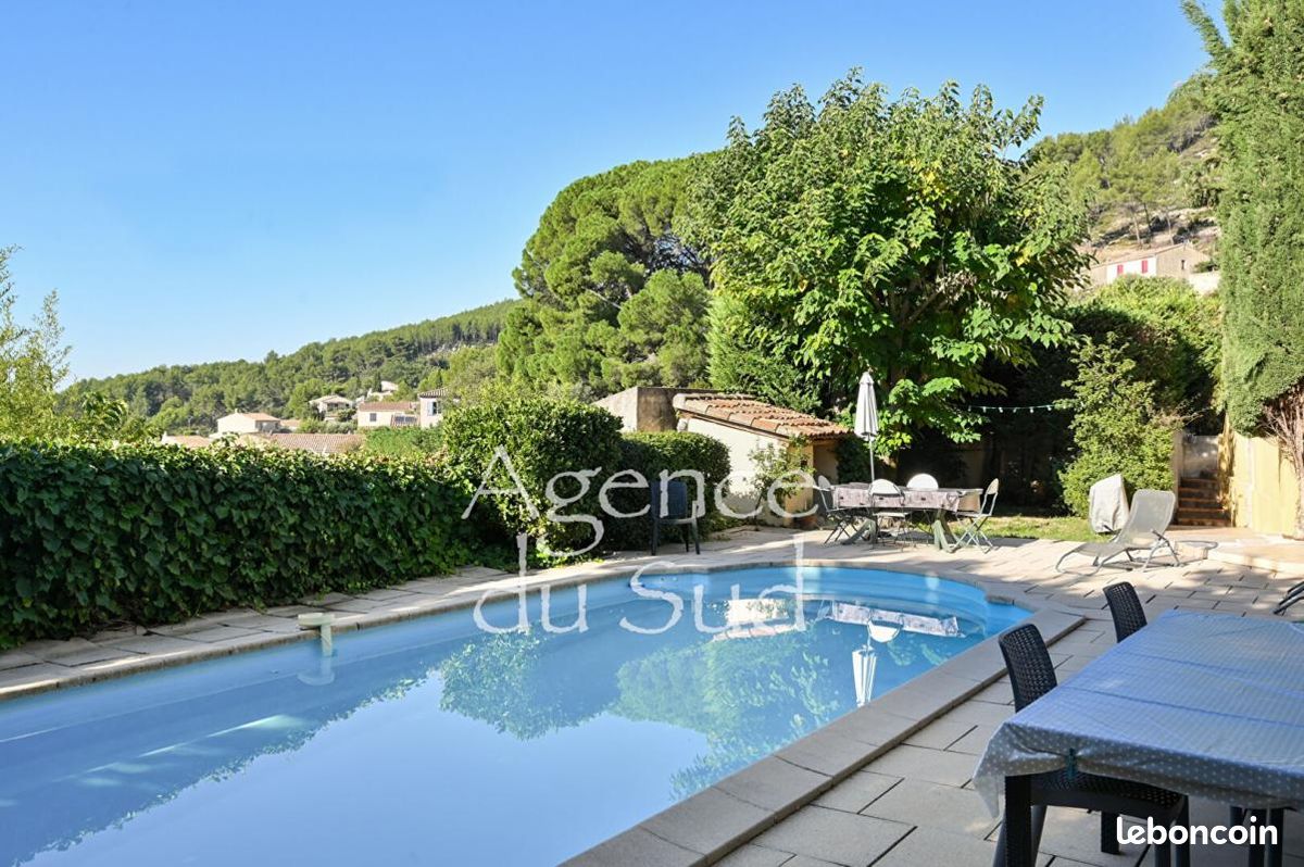 Maison 8 pièces 300 m² · à Auriol · 300 m² · 799 000 €