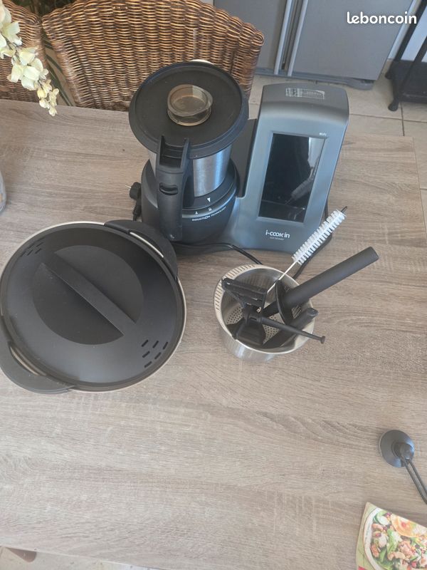À vendre robot cuiseur Arthur Martin (Neu (gemäss Beschreibung)) in