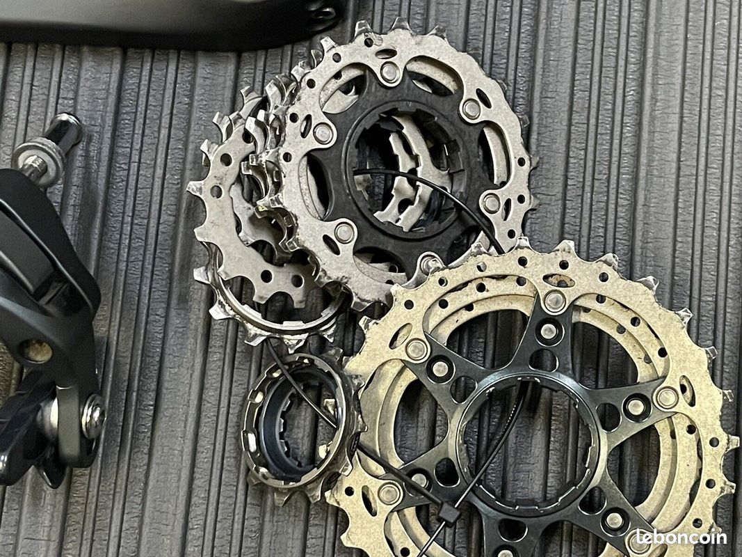 Cassette Vélo Shimano Ultegra CS-6800 11-32T & Chaîne Dura Ace CN-9000 - 11 Vitesses - Occasion Bon État