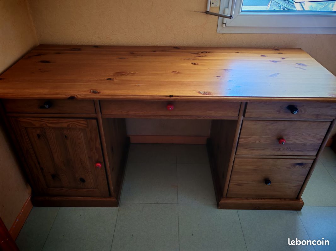 Bureau Ministre En Bois Vintage – Marron, 7 Tiroirs, Dimensions 145x65x77 Cm