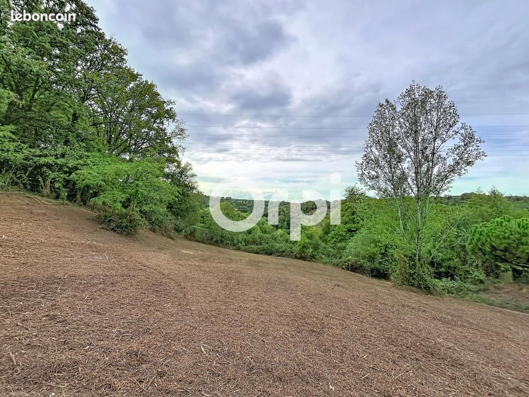 Terrain 2000 m² · à Brignac-la-Plaine · 24 800 €