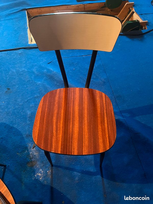Chaise en Formica (image 1)