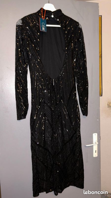 Robe (image 1)