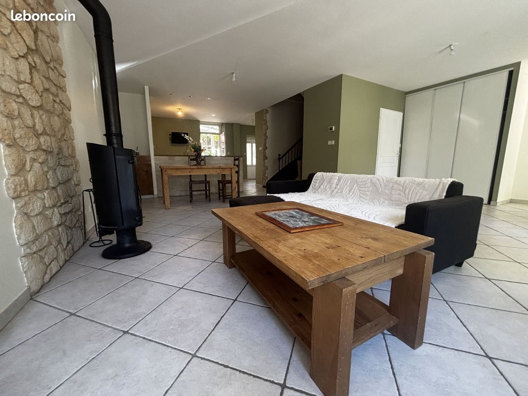 Maison 8 pièces 200 m² · à Saint-Donat-sur-l'Herbasse · 200 m² · 269 000 €